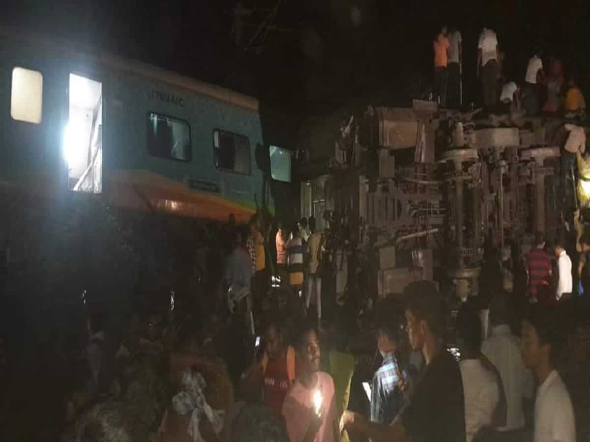 ओडिशा में बड़ा रेल हादसा, मालगाड़ी से टकराई कोरोमंडल एक्सप्रेस, 50 यात्रियों की मौत, 200 से ज्यादा घायल