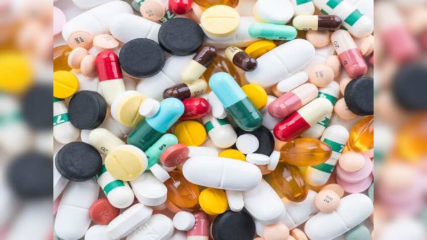 आपके घर में है ये 14 दवाइयां तो सावधान, सरकार ने बिक्री पर रोक लगाई