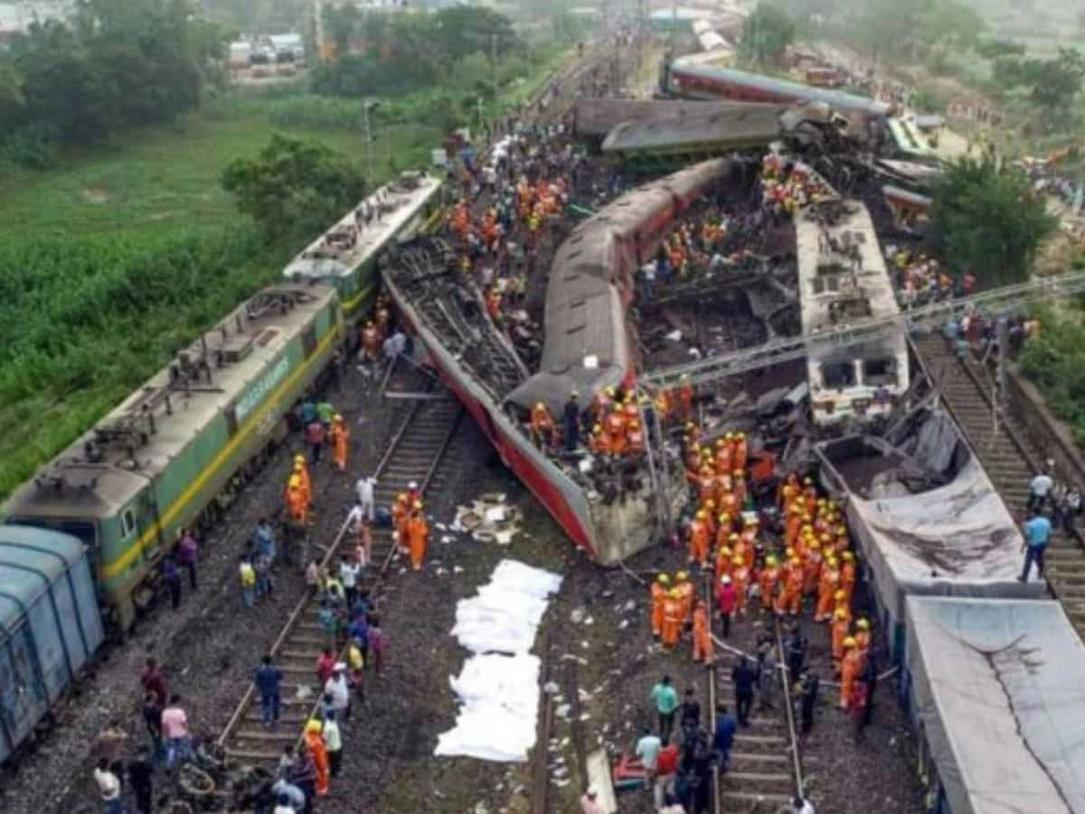 ओडिशा ट्रेन हादसे के पीड़ितों के लिए जरूरी खबर, फ्री बस से लेकर फ्लाइट और ट्रेन का किया इंतजाम, देखें डीटेल्स