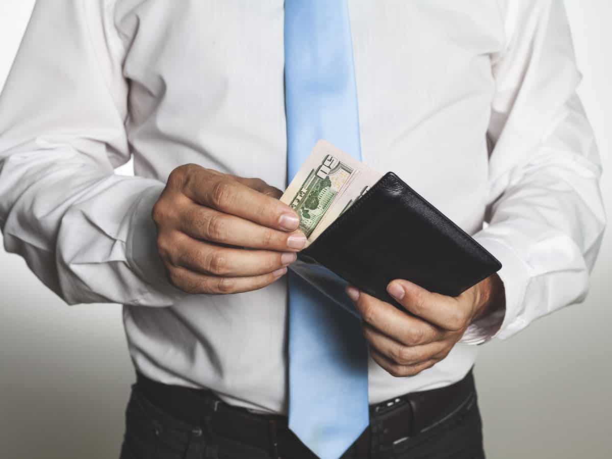 Salary Protection Insurance: क्या होता है सैलरी प्रोटेक्शन इंश्योरेंस, जानिए कैसे मुश्किल वक्त में भी आता रहता है पैसा!