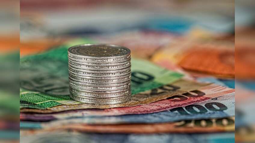 लिस्टेड कंपनियों ने अप्रैल में इक्विटी, बॉन्ड से जुटाए ₹63,300 करोड़, जानिए पूरी डीटेल