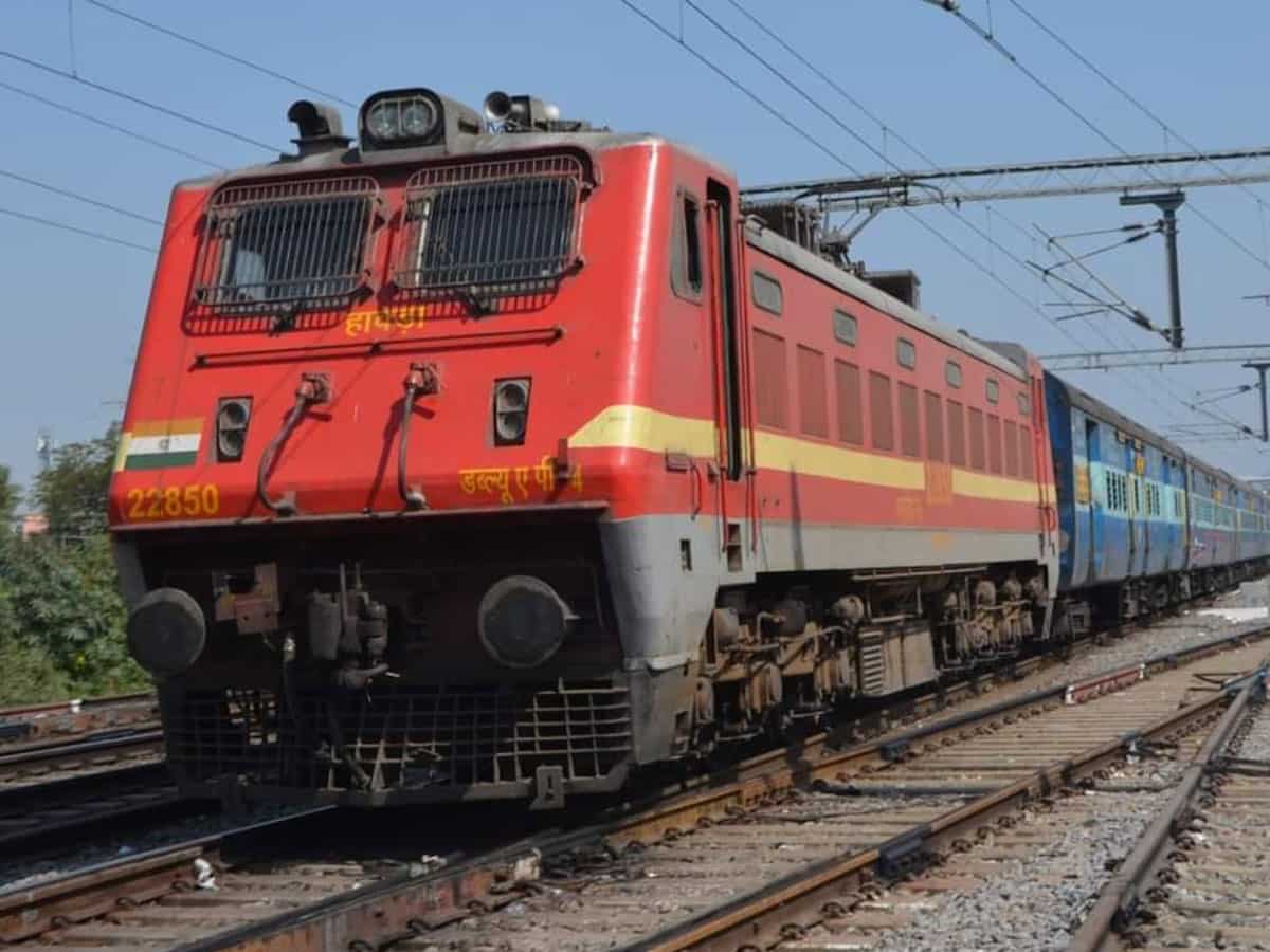 यात्रीगण ध्यान दें! गोरखपुर- बिहार से चलने वाली ट्रेनें रहेंगी रद्द, दो घंटा लेट होंगी दरभंगा से दिल्ली जाने वाली ये गाड़ियां 
