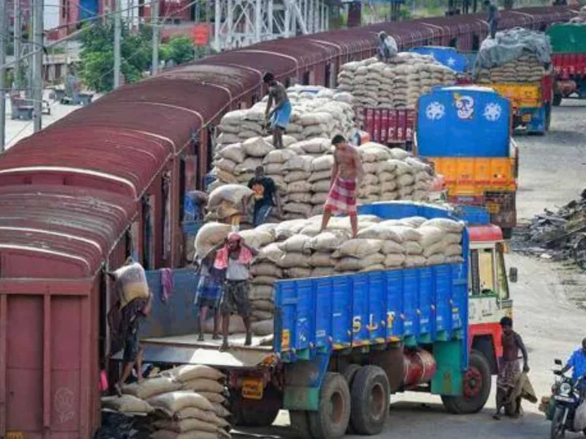 Indian Railways: माल ढुलाई से रेलवे को हुआ बंपर मुनाफा, मई में हुई 14,642 करोड़ रुपये की कमाई