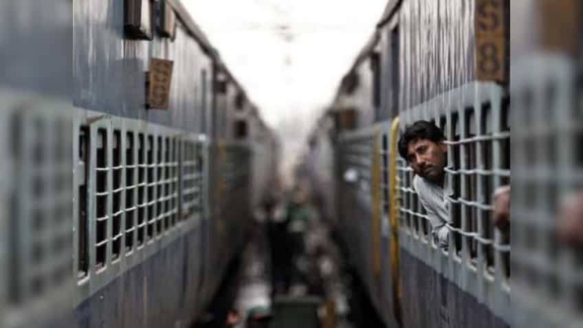 मुंबई से दिल्ली जाने वाले लोगों के लिए खुशखबरी, अब आसानी से मिलेगा कंफर्म ट्रेन टिकट, जानिए कैसे