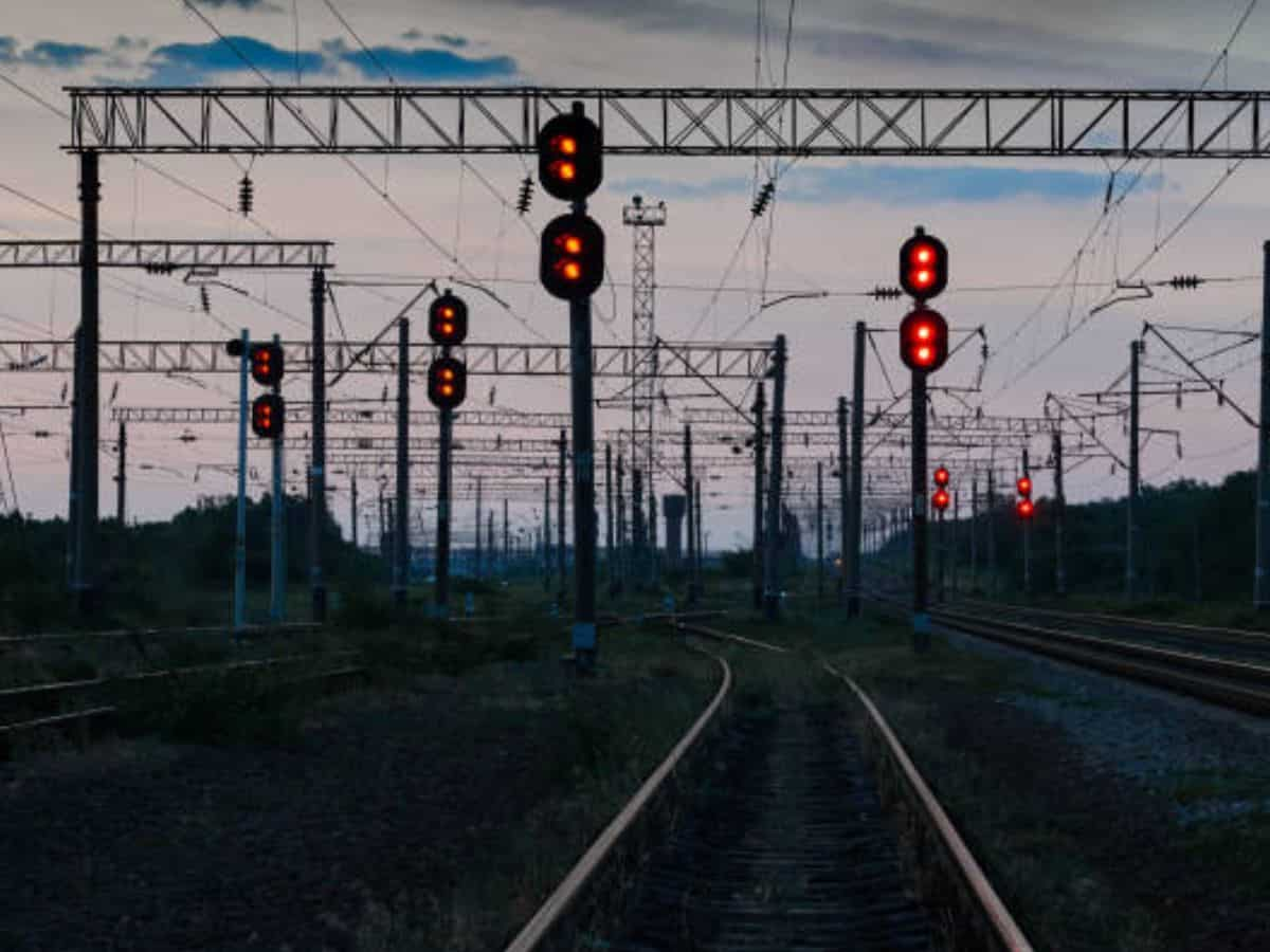 Train Signal: ओडिशा ट्रेन हादसे से लिया सबक, दोबारा न हो ये घटनाएं इसके लिए रेलवे ने उठाया बड़ा कदम