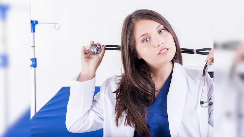 NEET पास किए बिना भी बन सकते हैं डॉक्टर, जानें कैसे फेल होने पर भी आप कर सकते हैं MBBS