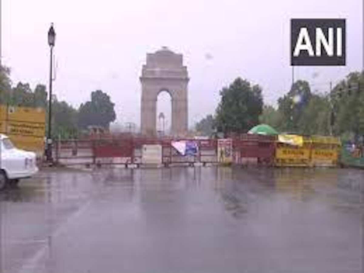 Delhi weather Update: दिल्ली-नोएडा में बदला मौसम का मिजाज,  हो रही झमाझम बारिश, लोगों को गर्मी और उमस से मिली राहत