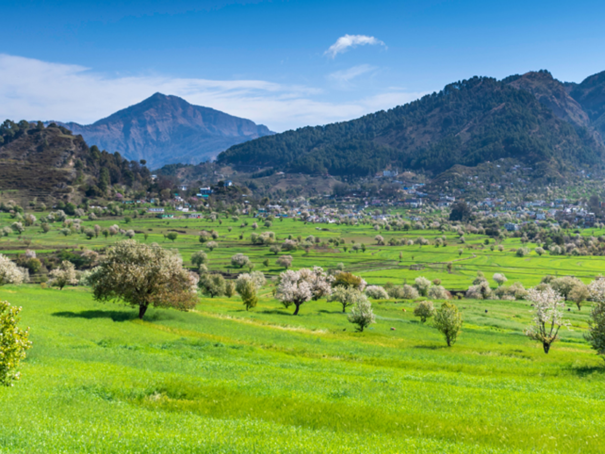 Budget Friendly Travel Tips: कश्मीर न जा पाएं, तो Mini Kashmir की कर लें सैर, बजट में हो जाएगा काम