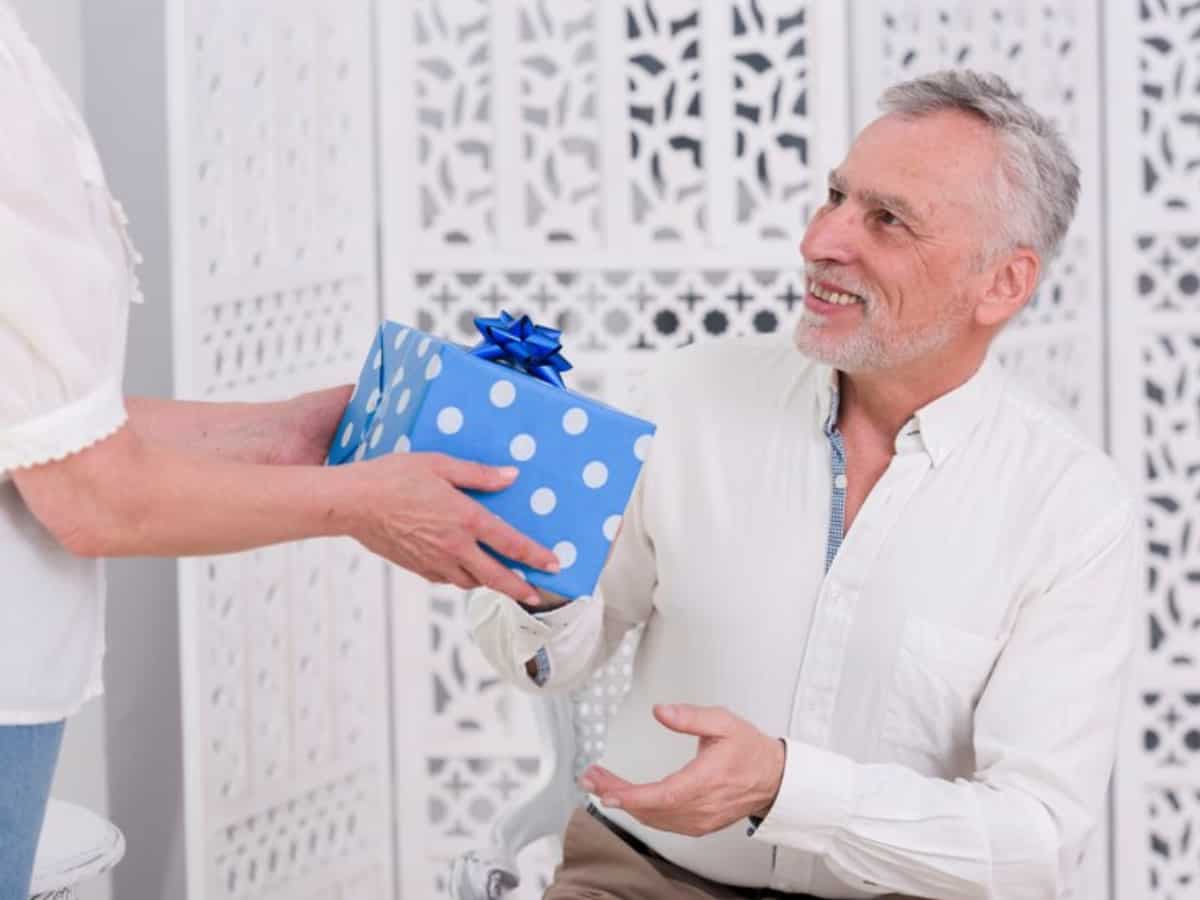21 Astounding Gifts for 60 Year Old Man