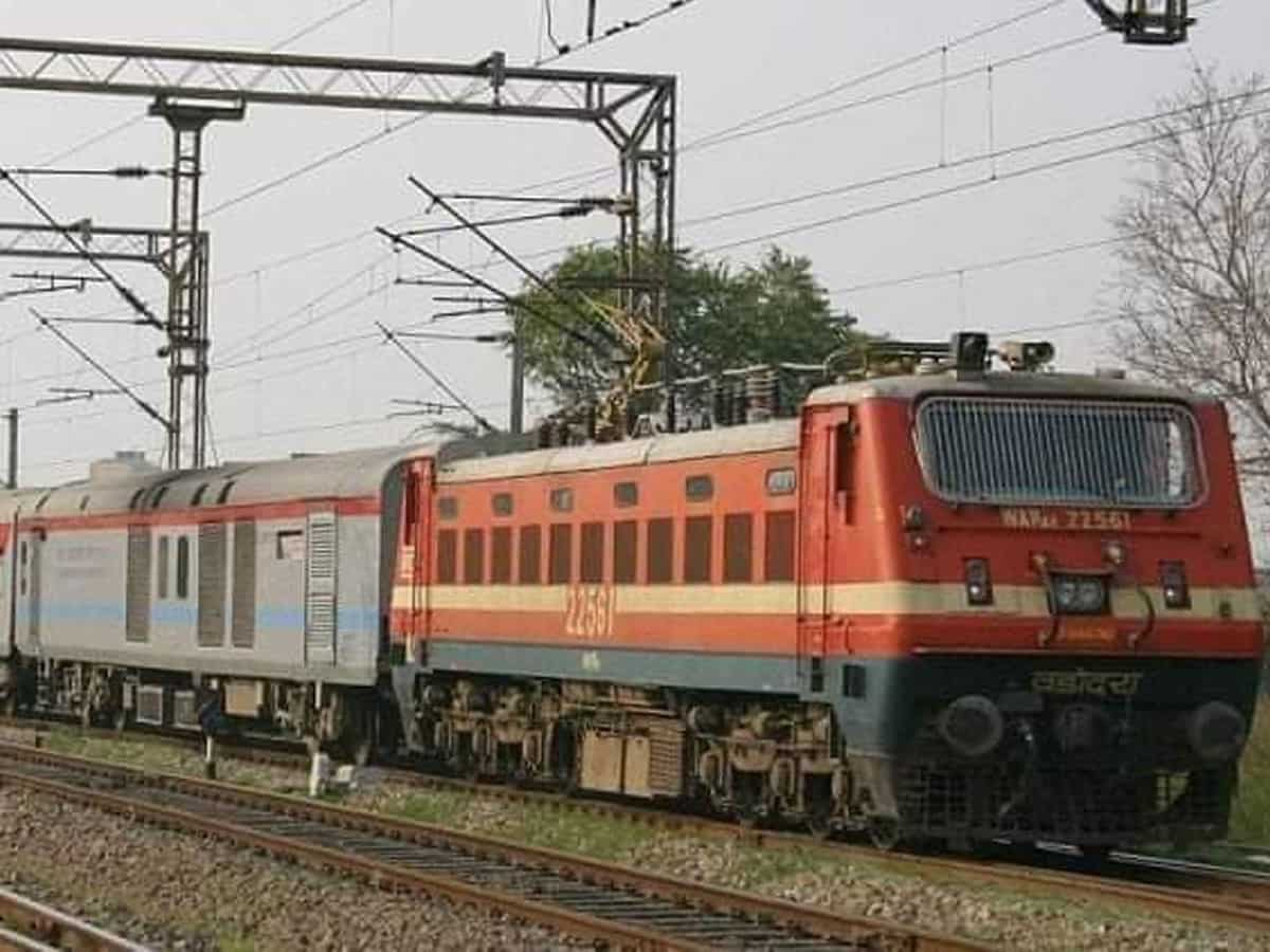 Train Cancellation: अगले दो दिन तक बनारस से चलने वाली ये ट्रेनें हैं कैंसिल, पांच घंटे तक लेट होंगी ये ट्रेनें