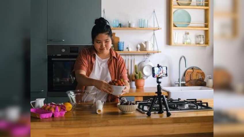 IT रडार पर Youtuber, केरल में 10 यू-ट्यूबर्स के दफ्तर में छापा, सभी पर टैक्स चोरी का आरोप