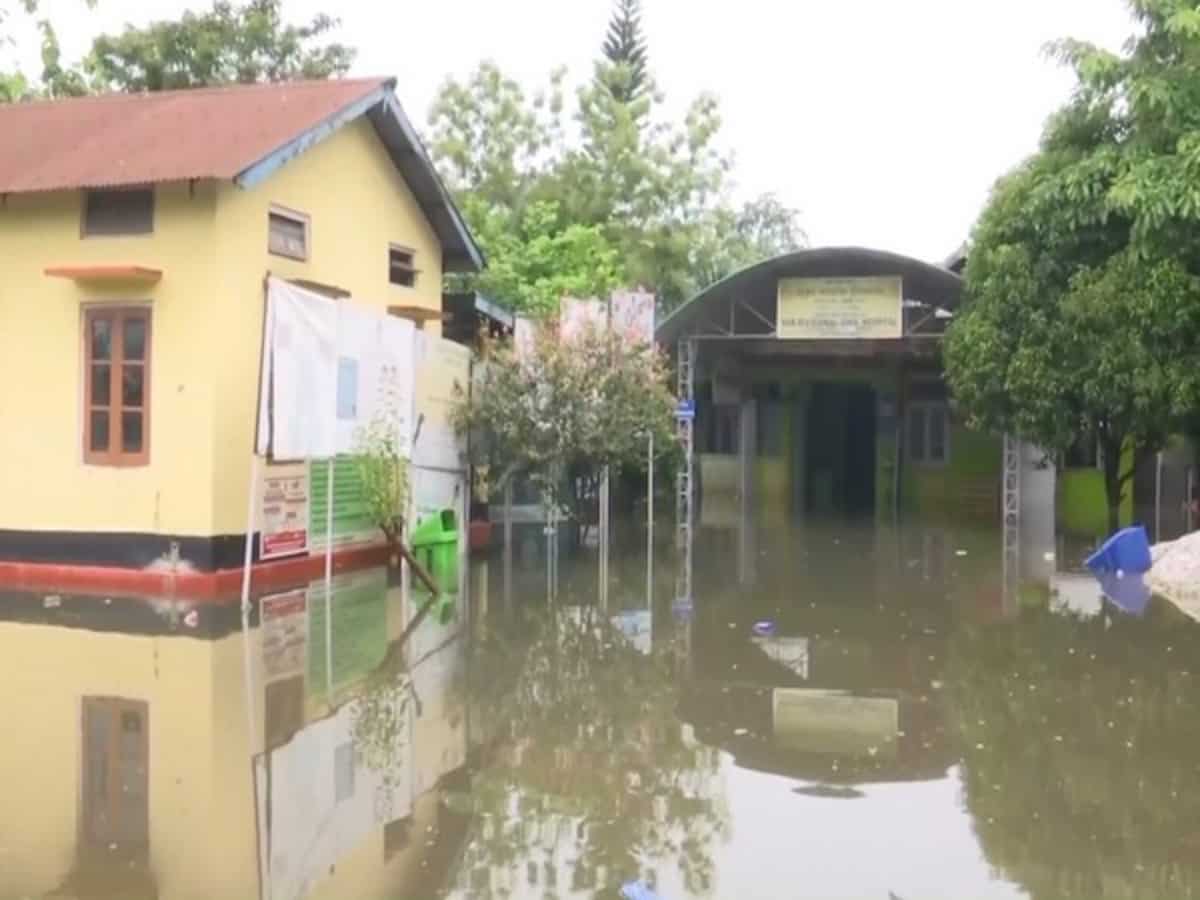 Assam Flood: असम में बाढ़ से 16 जिलों में करीब 4.89 लाख लोग प्रभावित, जानें बाढ़ के हालात में क्‍या करें, क्‍या न करें