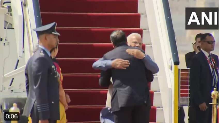 PM Modi Egypt Visit: दो दिवसीय राजकीय दौरे पर काहिरा पहुंचे PM मोदी, गार्ड ऑफ ऑनर से किया गया जोरदार स्वागत