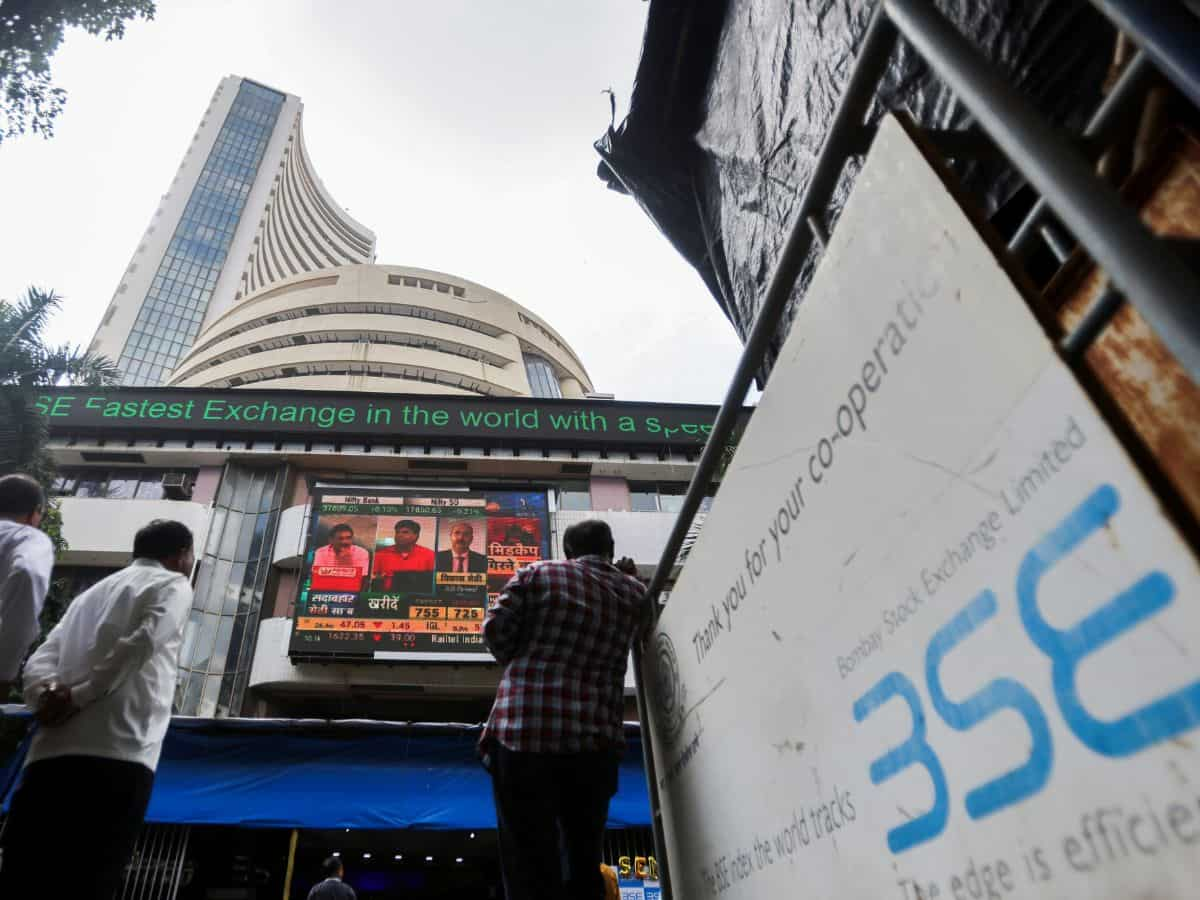 बीते हफ्ते 405 अंक फिसला Sensex, टॉप-10 में 6 कंपनियों को 1 लाख करोड़ रुपए का हुआ नुकसान