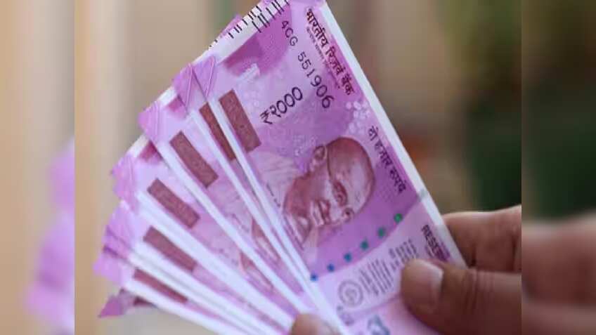 2000 Note Withdrawal: तेजी से वापस हो रहे ₹2000 के नोट, एक महीने में जमा हो गए 2.41 लाख करोड़ रुपये से ज्यादा
