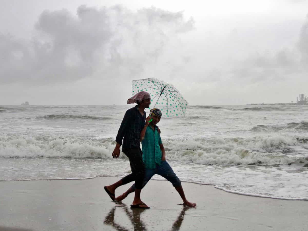 Weather Alert: आफत की बारिश बनकर आया Monsoon, मौसम विभाग ने जारी किया इन राज्यों के लिए Orange Alert