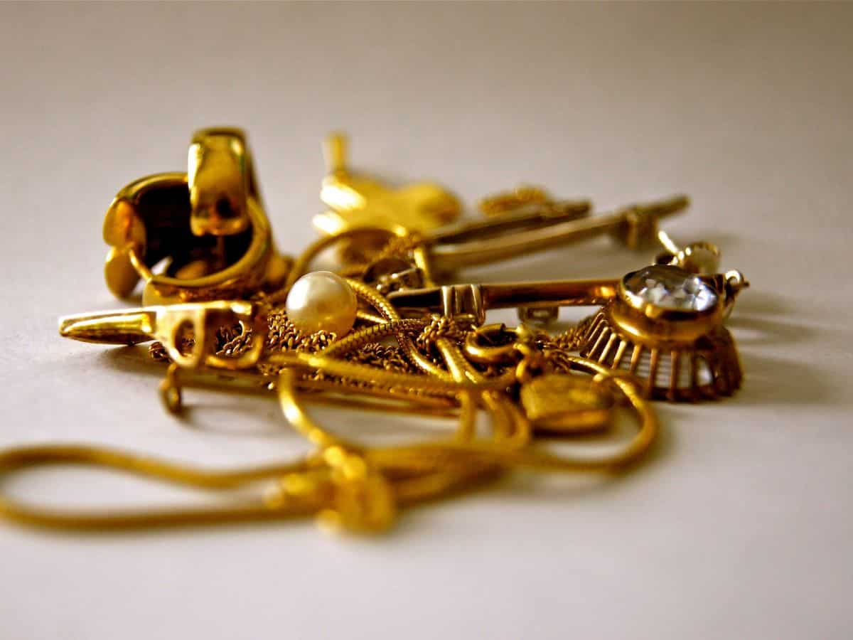 Gold Silver Price Today: सोने और चांदी में जारी है तेजी, 10 ग्राम GOLD हुआ इतना महंगा; जानें ताजा रेट्स