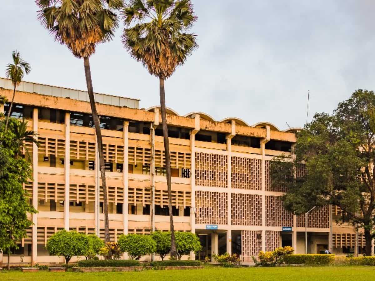 QS World University Ranking 2024: IIT Bombay के नाम बड़ी उपलब्धि, दुनिया की Top 150 Universities में बनाई जगह