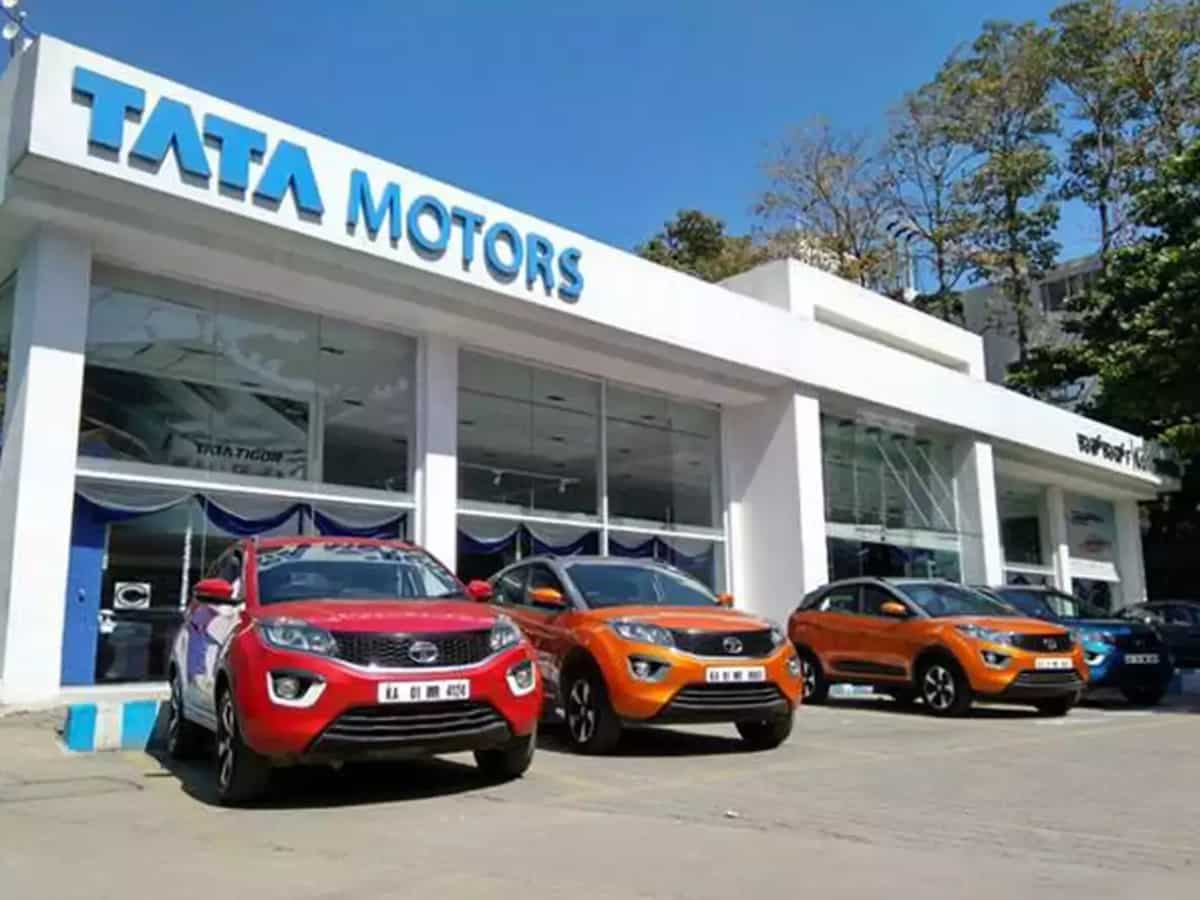 Tata Motors की Sales में हुआ मामूली इजाफा, Nexon और Punch की डिमांड रही जबरदस्त