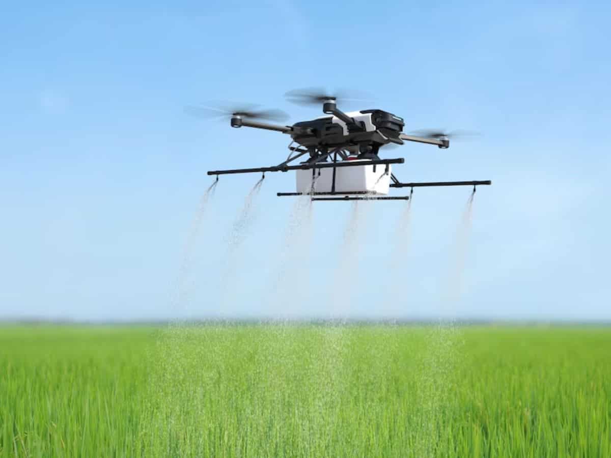 खुशखबरी! IFFCO खरीदेगा 2500 Agri Drones, किसानों को Nano Fertilisers का छिड़काव करने की देगी ट्रेनिंग