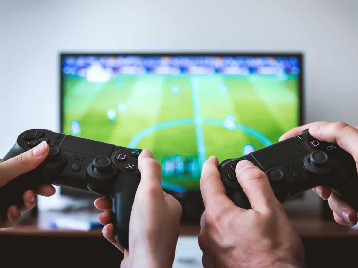 Gaming की लत से हो सकती है Social life बर्बाद! आदत छुड़ाना चाहते हैं तो इन 5 बातों का रखें ख्याल