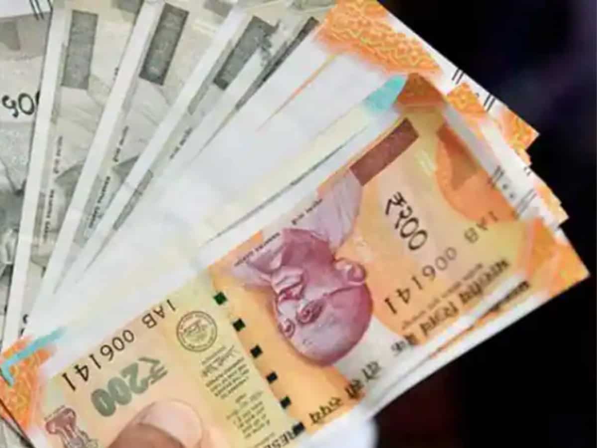 Invest With Rs. 500: बहुत ज्‍यादा रकम की जरूरत नहीं, ये हैं वो स्‍कीम्‍स जिसमें सिर्फ 500 रुपए से शुरू कर सकते हैं निवेश