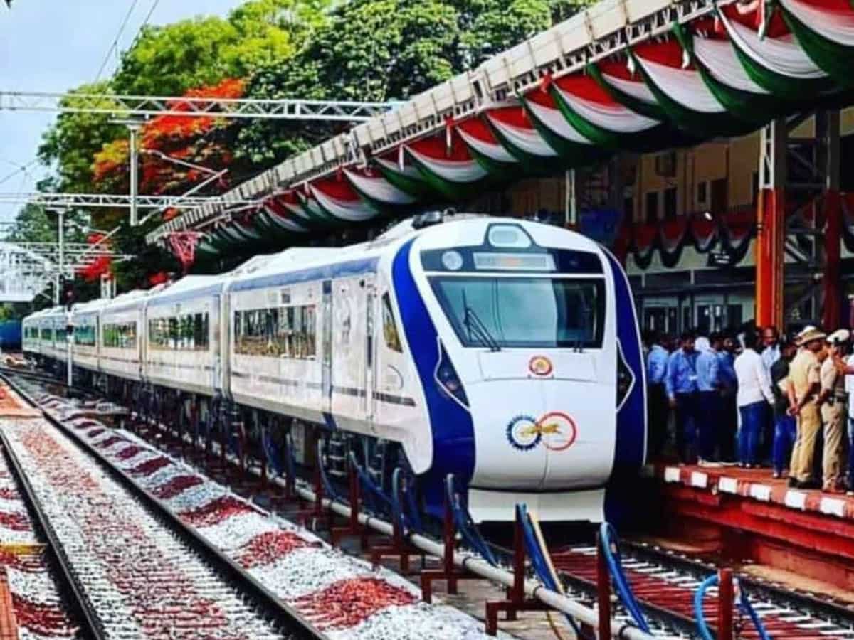 Vande Bharat Train: गोरखपुर-लखनऊ वंदे भारत ट्रेन का पूरा रूट और टाइम टेबल, जानिए कब पहुंचेगी अयोध्या