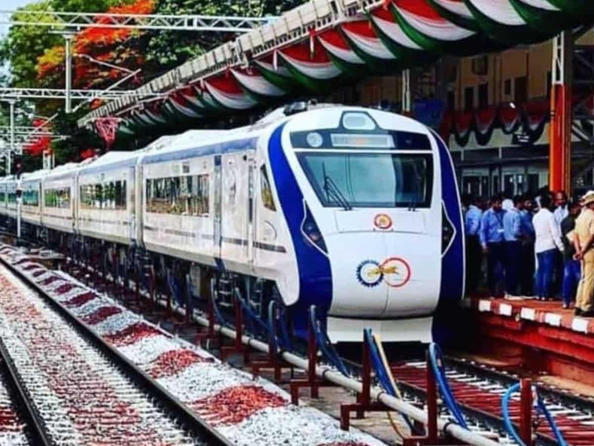 Vande Bharat Trains: दो वंदे भारत ट्रेन को पीएम मोदी ने दिखाई हरी झंडी, जानिए रूट्स और टाइमिंग्स