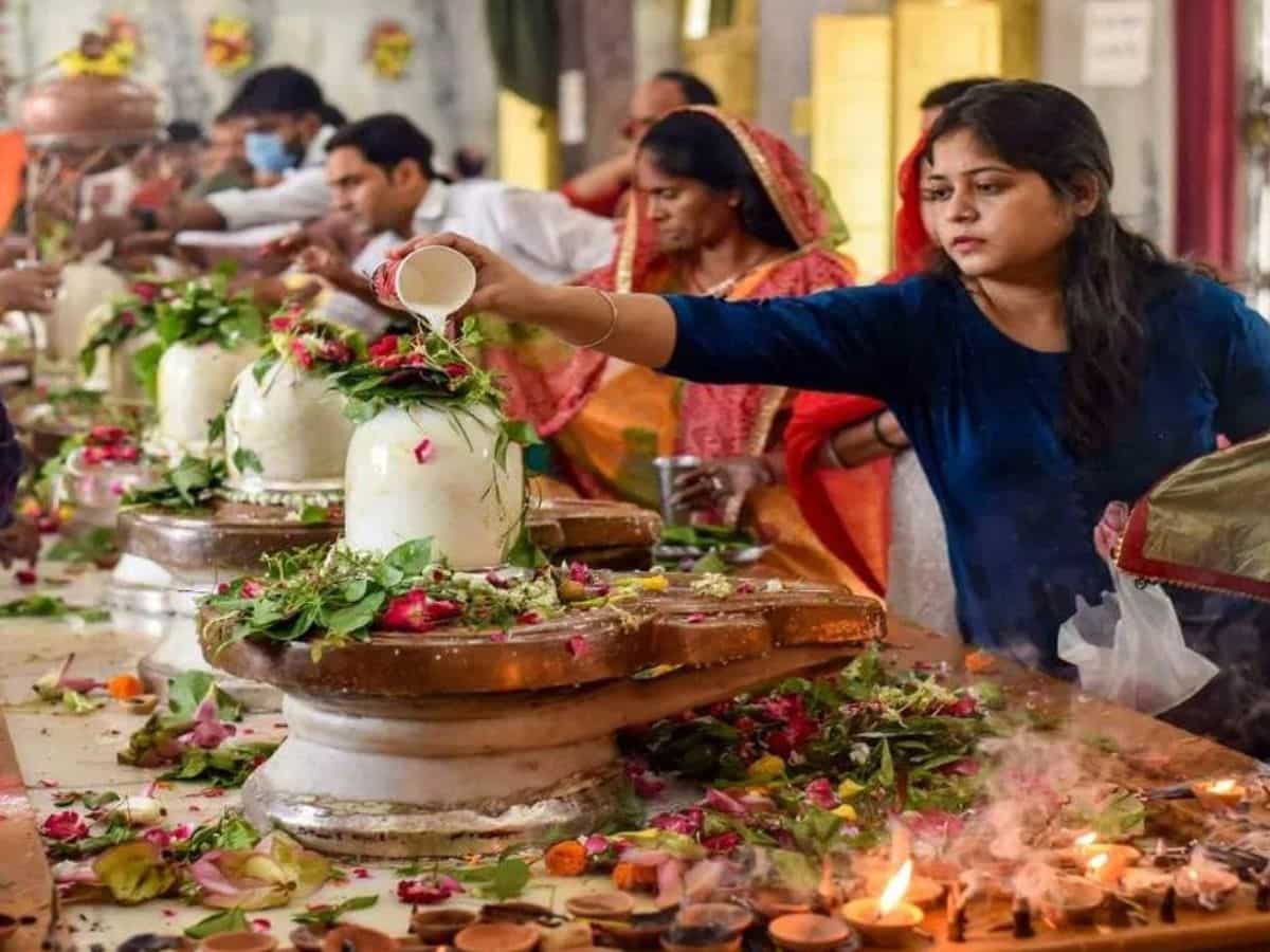 Sawan Somwar 2023: कल है सावन का पहला सोमवार, भगवान शंकर की पूजा में इन बातों का रखें विशेष ध्यान