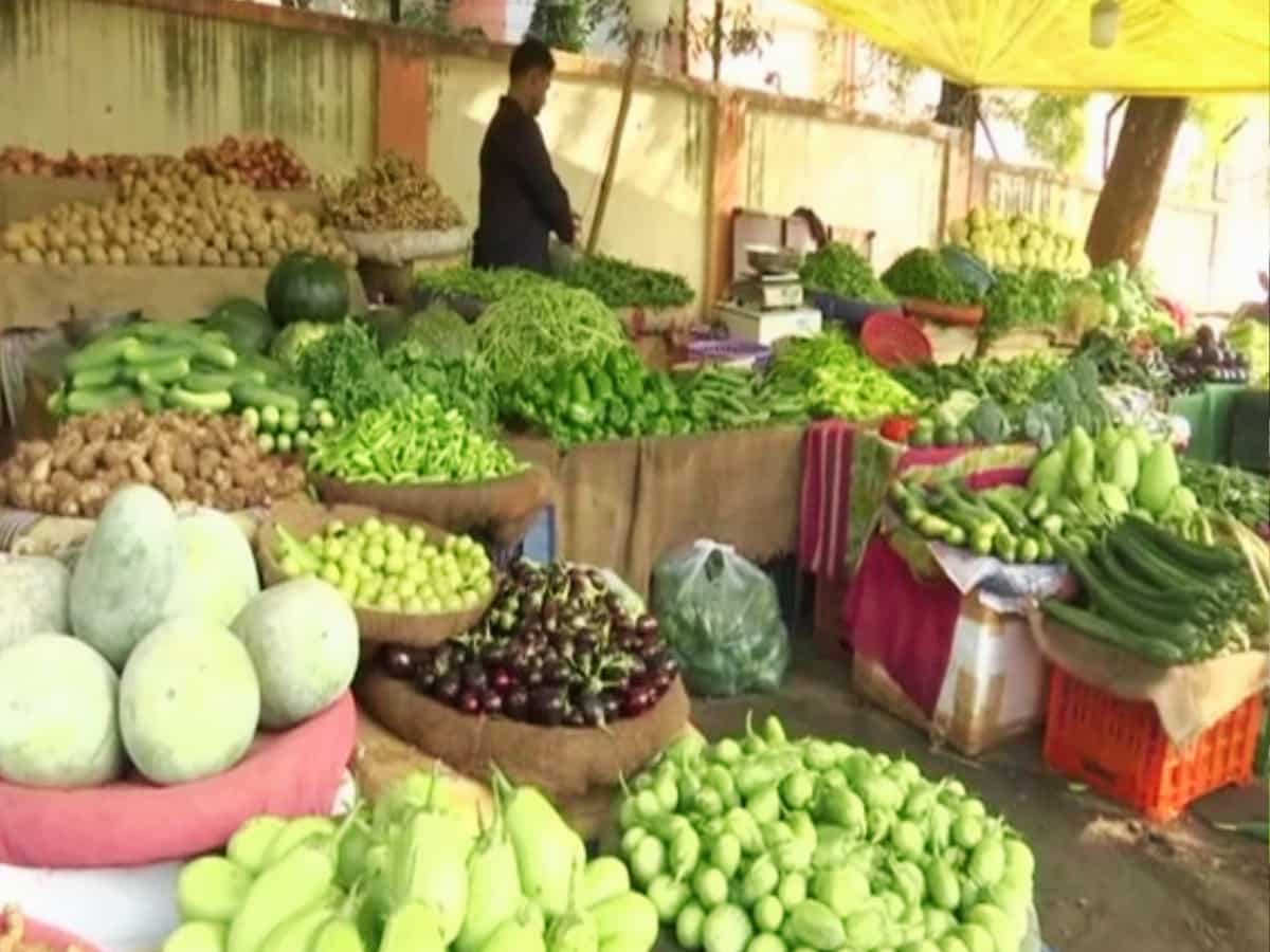 Vegetable Price Rise: महंगाई ने बिगाड़ा आम आदमी का बजट, टमाटर के बाद अब इन सब्जियों के भी बढ़े दाम