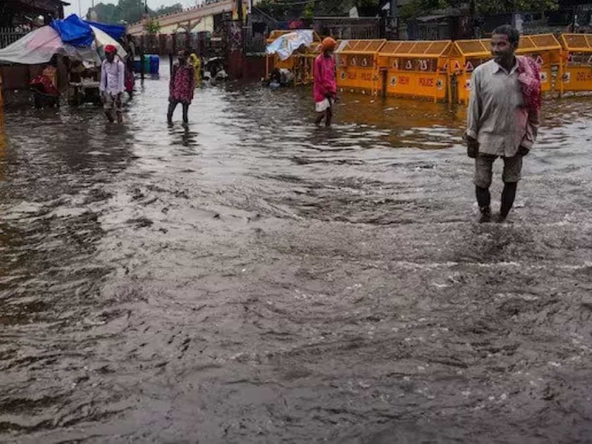Delhi Floods: Delhi NCR के लिए IMD ने जारी की एडवाइजरी, सड़कों पर होगा जाम, इन चीजों से रहें दूर
