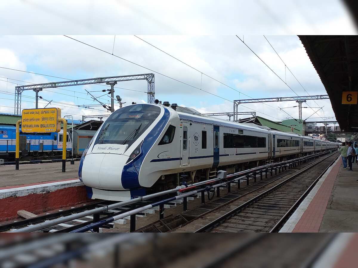 यमुना बैंक Metro Station फिर से खुला, यमुना के जलस्तर में कमी के बाद लिया गया फैसला