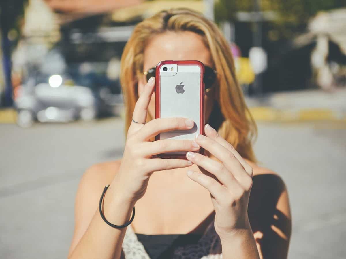 Hidden iPhone Tips: आइफोन की कुछ सेटिंग्स बना देगी आपके iOS को 'Pro', बस Follow करें ये Steps