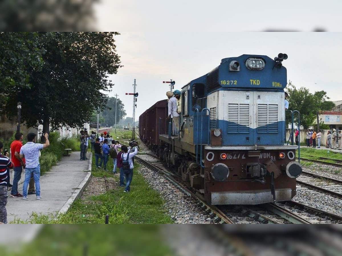 महाकुंभ के लिए दो साल पहले ही रेलवे ने कसी कमर, चलाई जाएगी 1200 स्पेशल ट्रेनें, चेक करें रूट्स