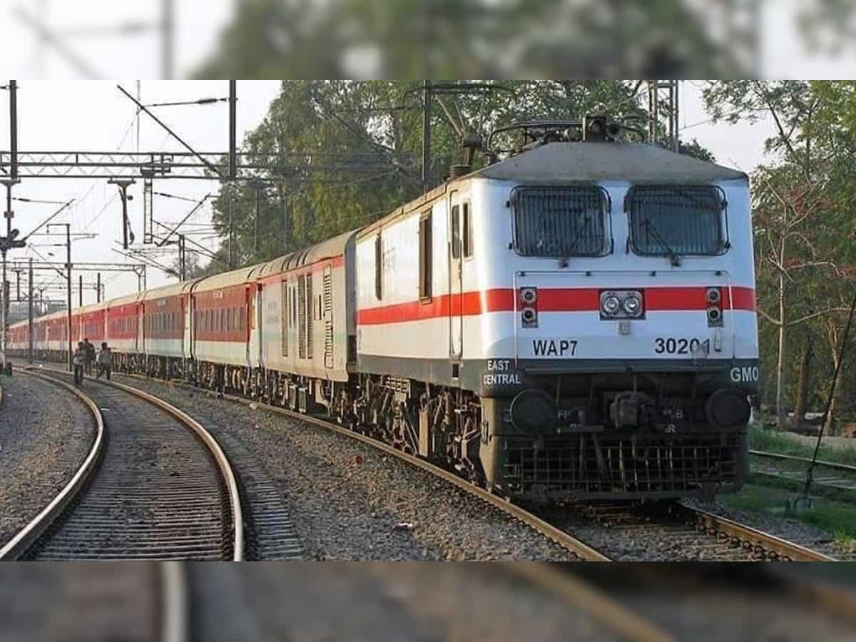 Ganesh Chaturthi Special Train: गणेश चुतर्थी में कंफर्म सीट की टेंशन दूर, इन रूट्स पर चलेगी दो स्पेशल ट्रेनें
