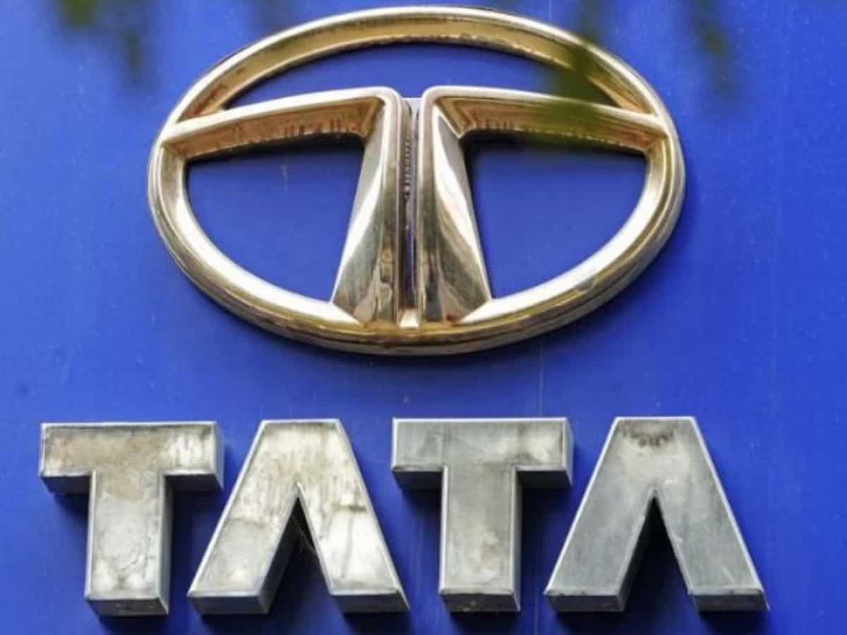 Tata Motors घाटे से मुनाफे में आई, Q1 में कंपनी को ₹3202 करोड़ का नेट प्रॉफिट