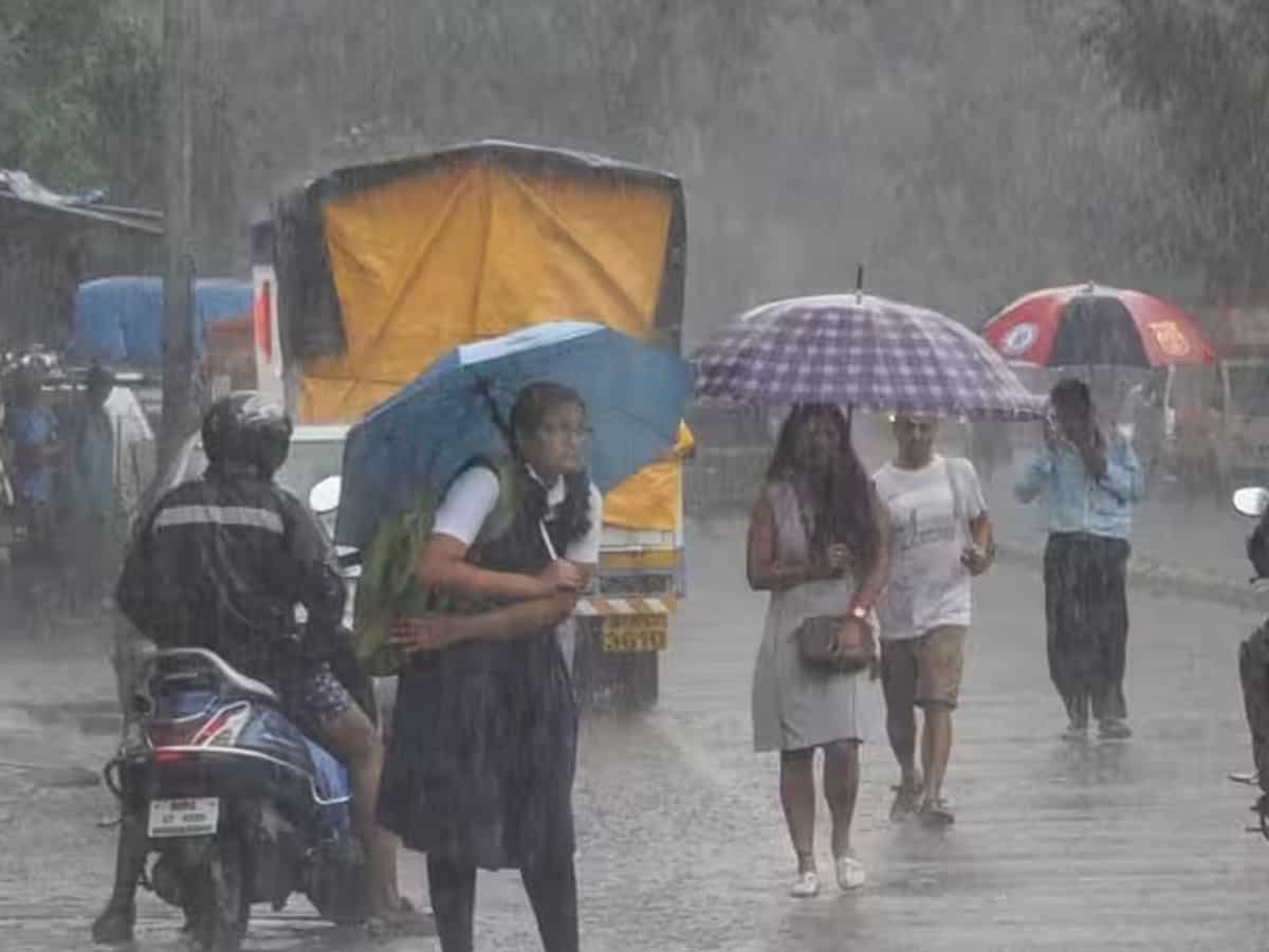 गुरुवार को मुंबई के सभी स्कूल, कॉलेज रहेंगे बंद, भारी बारिश के रेड अलर्ट के बाद BMC ने जारी किए आदेश