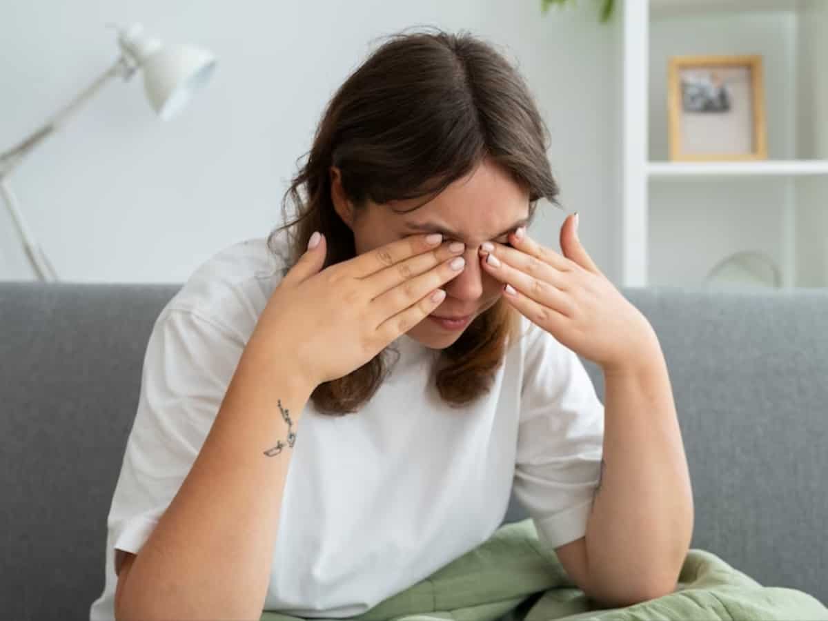 Conjunctivitis: कहीं आप तक भी न पहुंच जाए ये Eye Flu, बचाव के हैं ये 5 तरीके...अभी से अपनाना शुरू कर दें