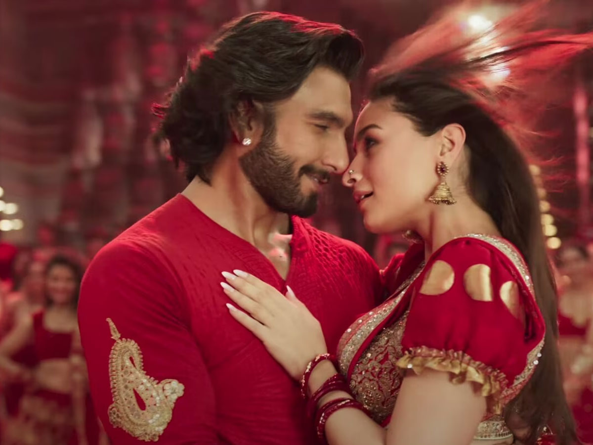 फिल्म 'रॉकी और रानी की प्रेम कहानी' को खूब प्रेम कर रहे दर्शक, देख आइए आप भी-Viewers are loving the film 'Rocky and Rani's love story', come see it too