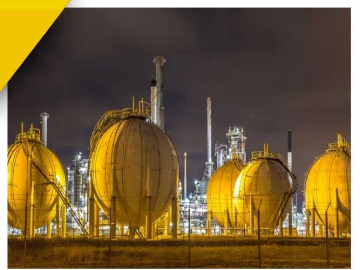 झटका! सरकार ने अगस्त के लिए घरेलू Natural Gas के दाम बढ़ाए, गाड़ी चलाना और खाना बनाना महंगा