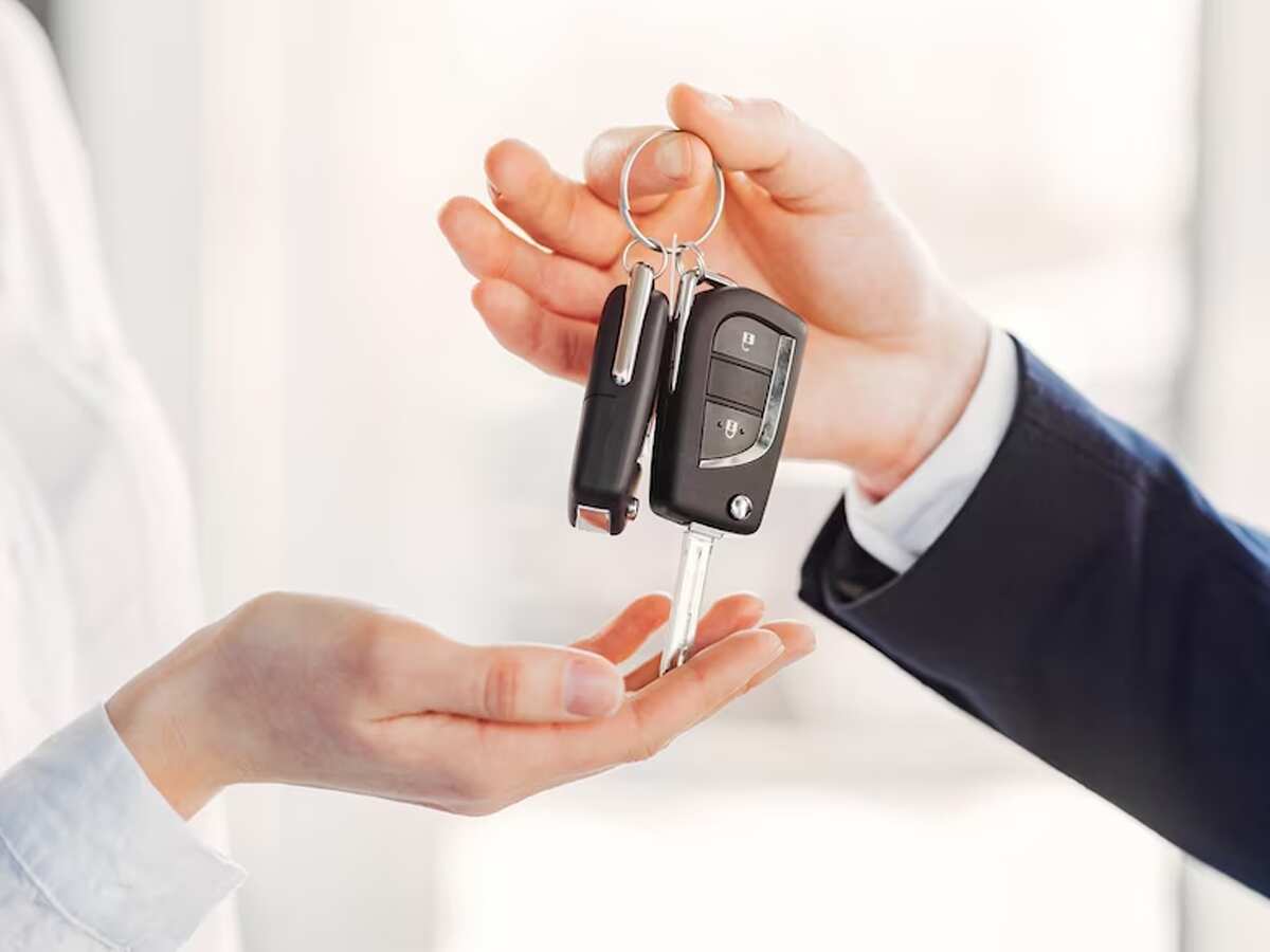 जानिए जुलाई के महीने में किस कंपनी ने बेची कितनी कारें, Maruti की सस्ती गाड़ियों को नहीं खरीद रहे लोग