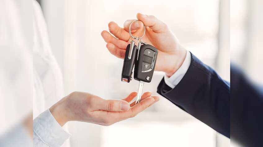 जानिए जुलाई के महीने में किस कंपनी ने बेची कितनी कारें, Maruti की सस्ती गाड़ियों को नहीं खरीद रहे लोग