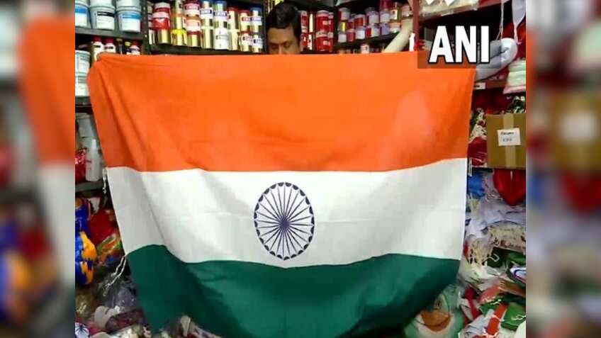 Har Ghar Tiranga: सेल्फी के साथ दिखाएं देशभक्ति, तिरंगा के साथ अपलोड करें फोटो, फिर शुरू हो रहा ये कैंपेन