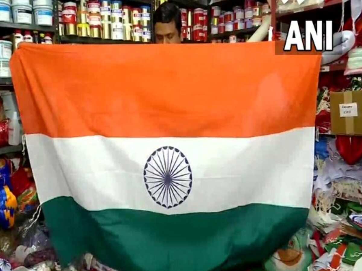 Har Ghar Tiranga: सेल्फी के साथ दिखाएं देशभक्ति, तिरंगा के साथ अपलोड करें फोटो, फिर शुरू हो रहा ये कैंपेन