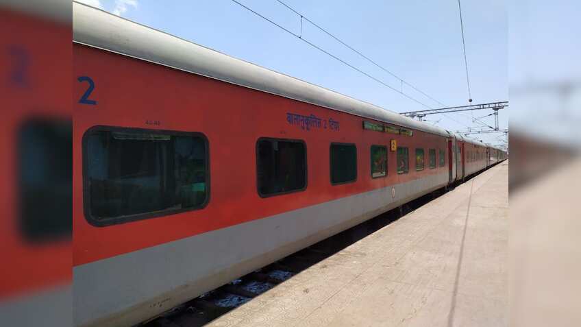 रेलवे में खाली पड़े हैं 2.63 लाख से अधिक पोस्ट, भर्तियों को लेकर रेलमंत्री ने संसद में बताई ये जरूरी बात