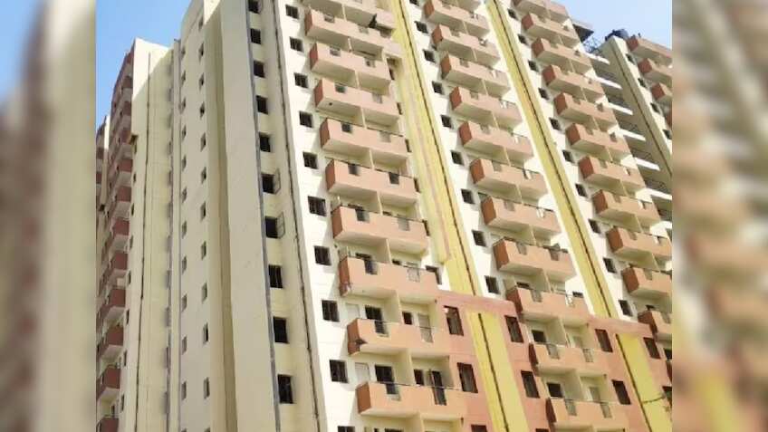 जेवर एयरपोर्ट के पास घर खरीदने का शानदार मौका, सिर्फ 43 लाख रुपये में मिल रहा है 2BHK फ्लैट