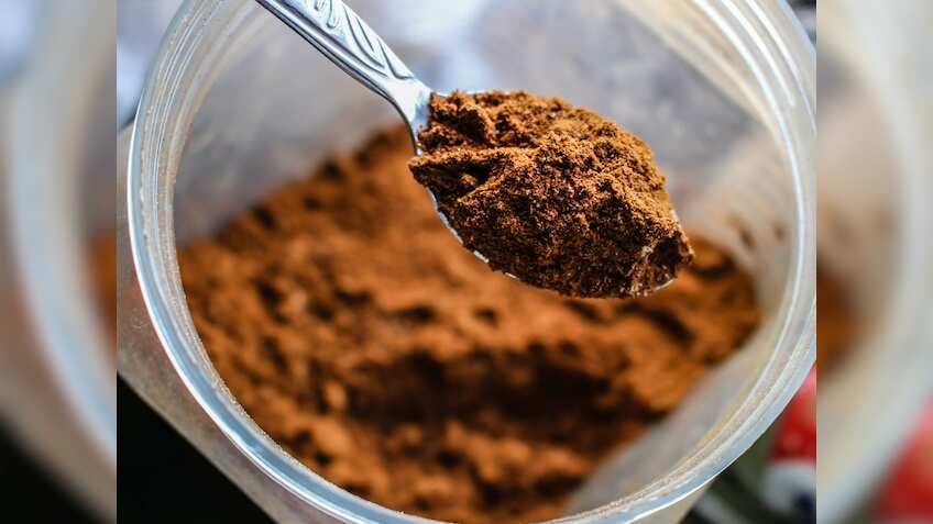 साल दर साल मामले बढ़ रहे हैं नकली प्रोटीन और सप्लिमेंट्स के मामले, संसद में सरकार ने दिया जवाब