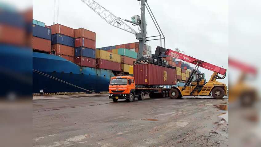 चीन से होने वाली डंपिंग से लड़ने के लिए भारत को चाहिए क्रिएटिविटी, बॉलीवुड स्क्रिप्टराइटर्स से सीख सकते हैं कुछ पैंतरे