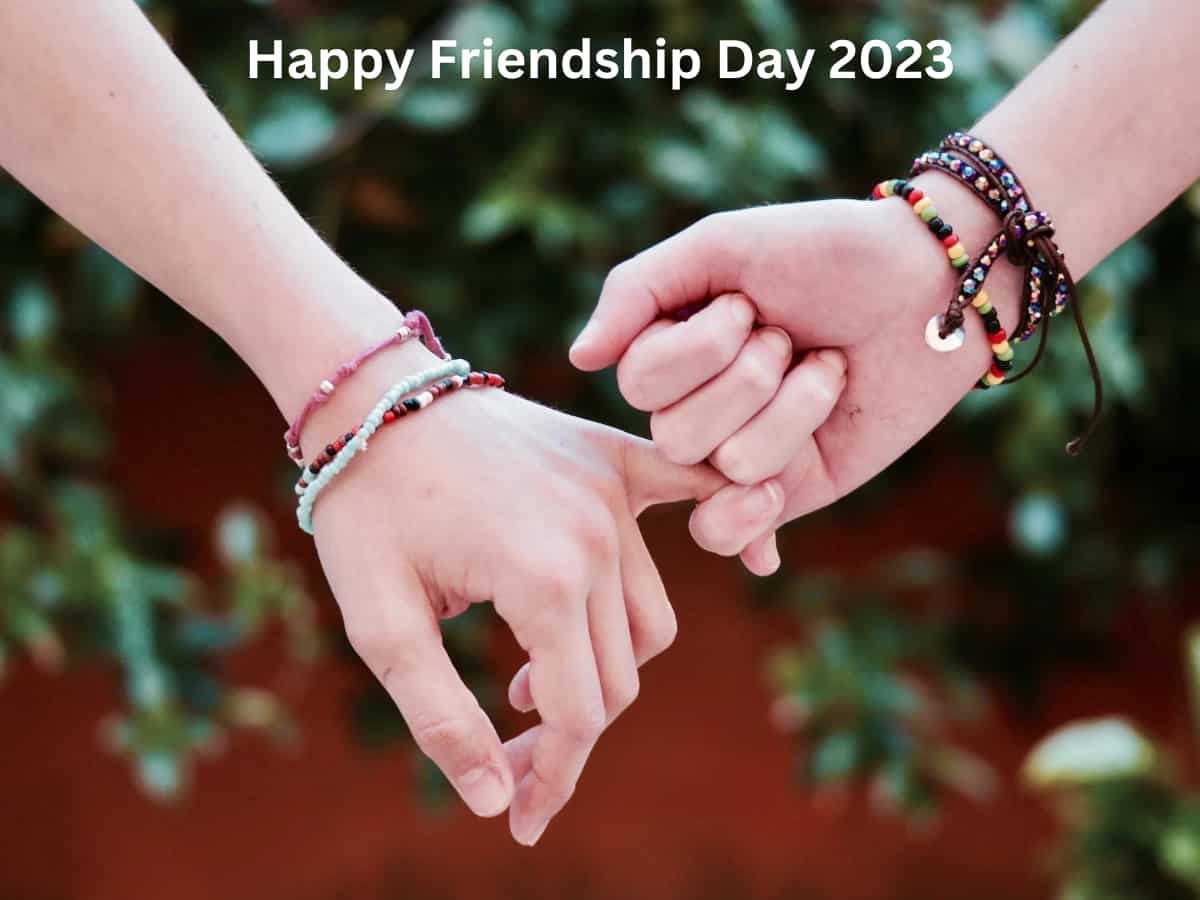 Happy Friendship Day 2023 Wishes: इस फ्रेंडशिप डे पर दोस्‍तों को Dedicate करें ये मैसेज और दिन को बनाएं यादगार
