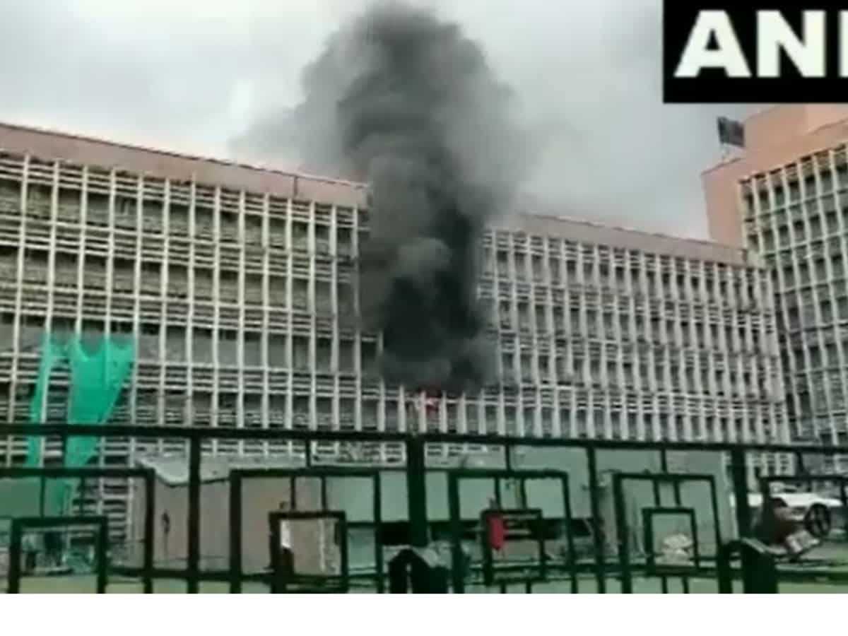 Delhi AIIMS: दिल्ली एम्स के एंडोस्कोपी रूम में लगी आग, मौके पर पहुंची 6 दमकल गाड़ियां, सभी लोग सुरक्षित